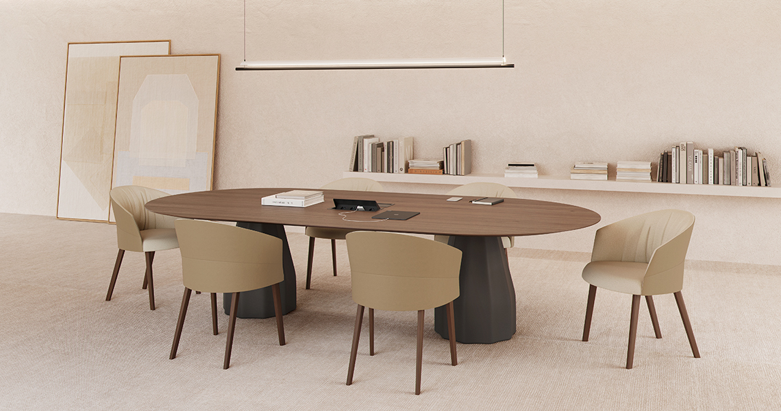 Copa chair, four wooden legs